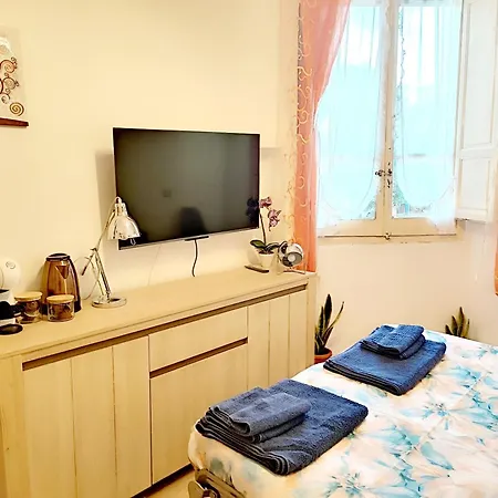 Leo's House *